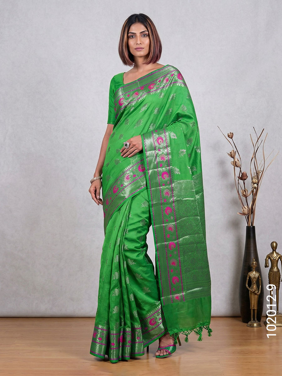 Soft Silk Resham and Zari Work Banarasi Saree Wholesale view 10