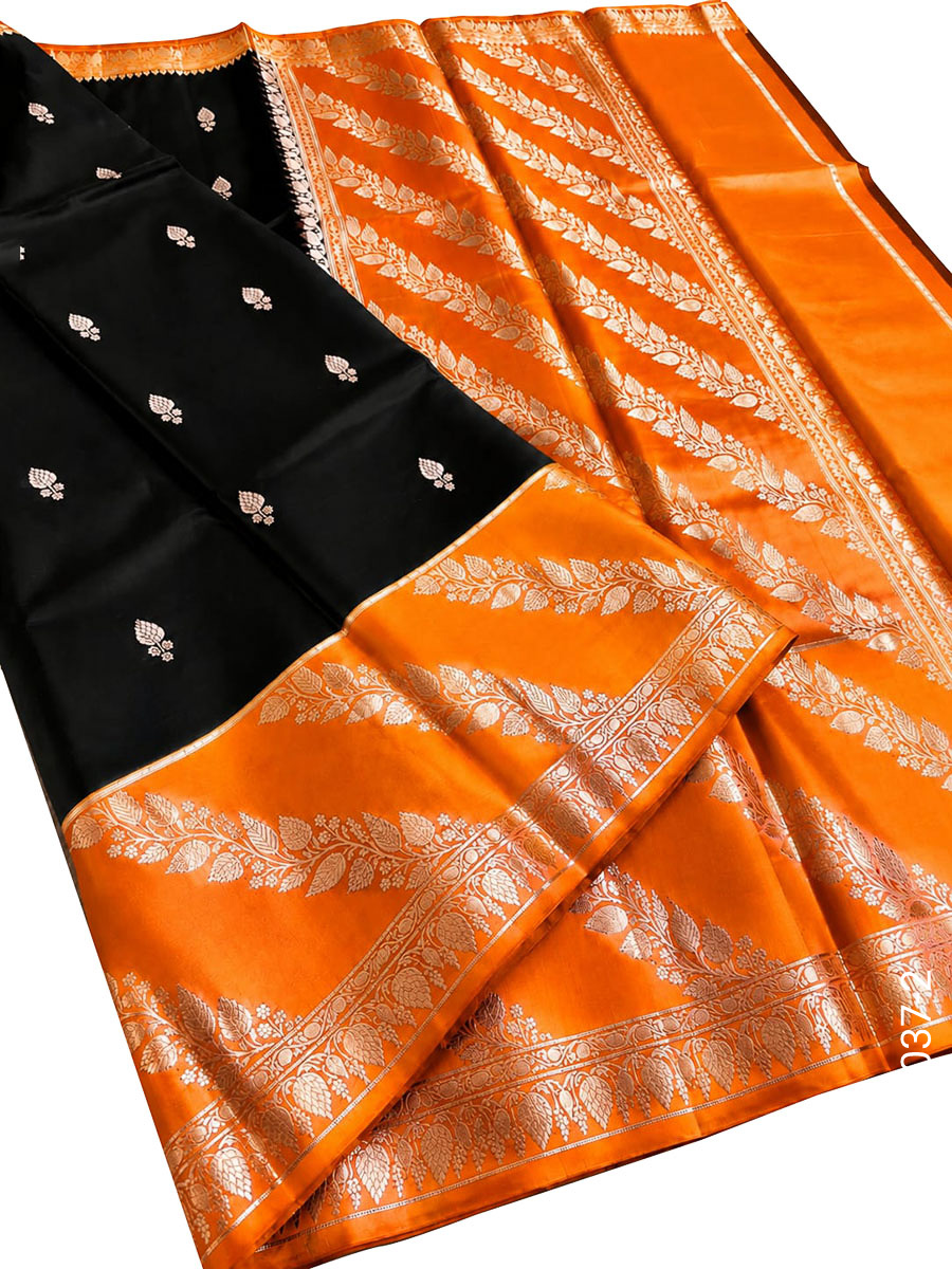 Soft Silk Zari Work Designer Banarasi Saree view 3