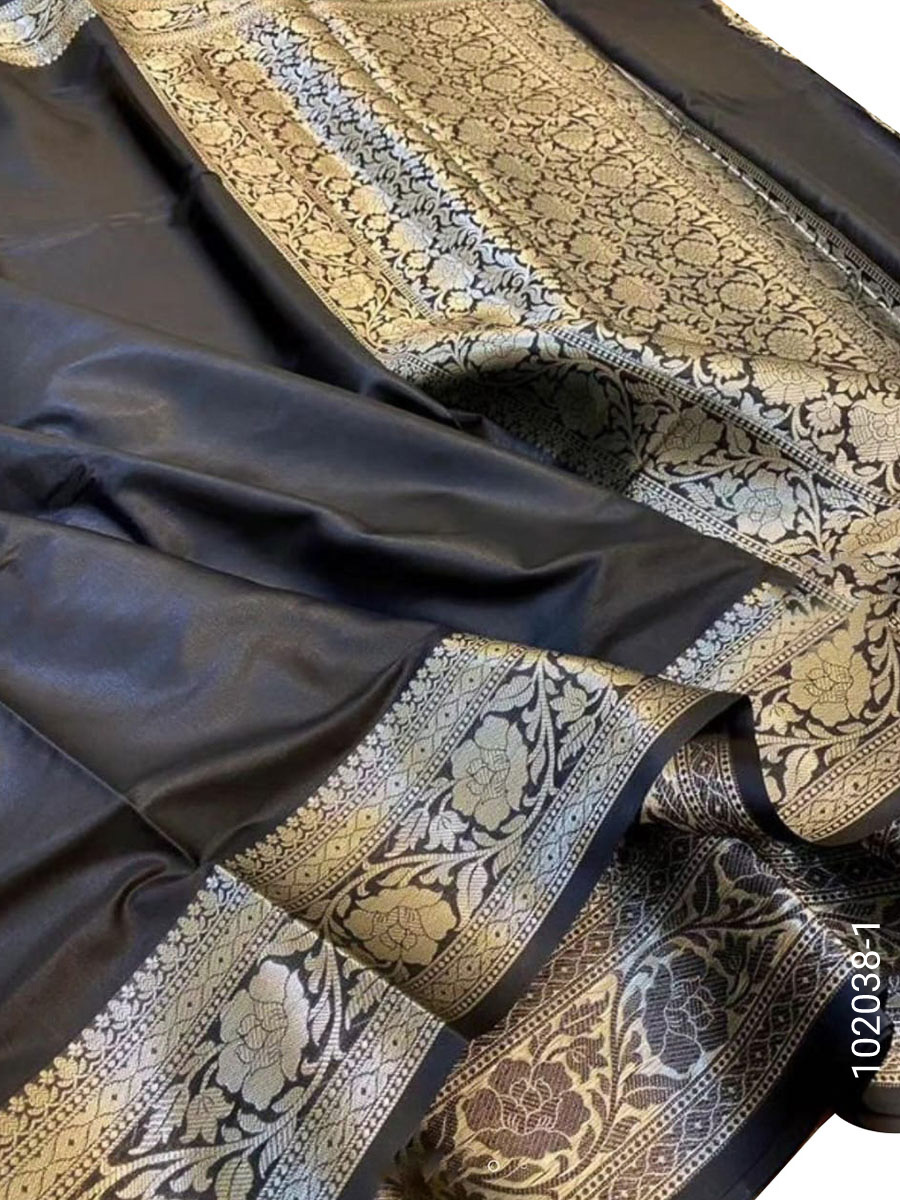 Soft Silk Zari Work Plain Banarasi Saree fabric close-up
